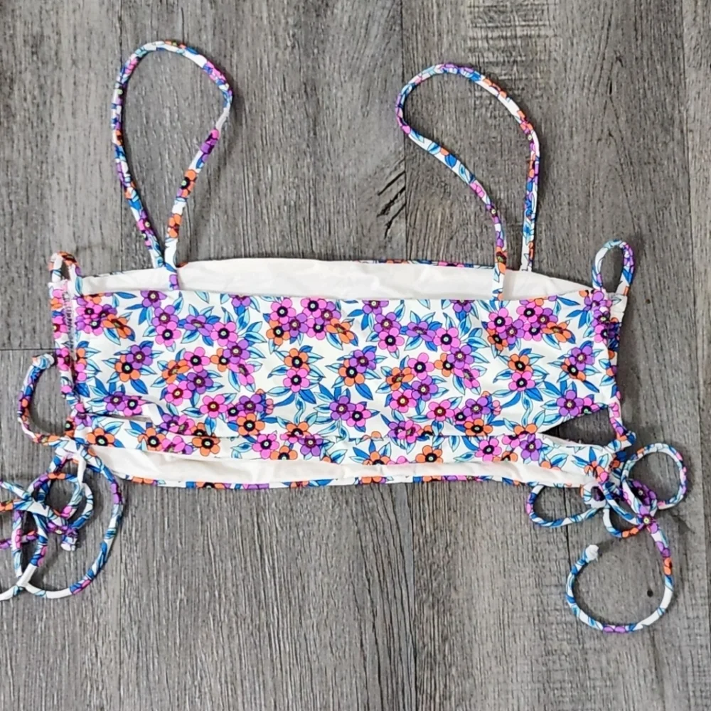 New!Frankie's Bikinis Flower Farm Bikini‎ Top